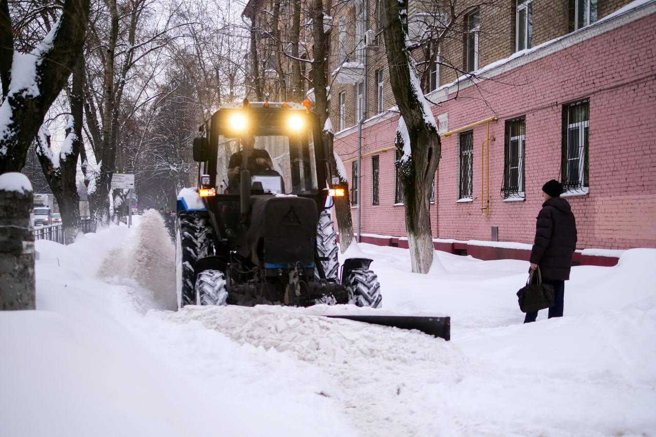 В Люберцах коммунальные службы ликвидируют последствия снегопада |  19.01.2024 | Люберцы - БезФормата